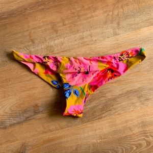 BILLABONG cheeky floral bikini bottoms